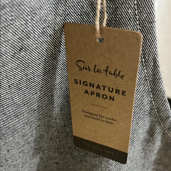 APRON NEW Sur La Table  Patissier Gray Apron w/ adjustable strap,great gift idea - Picture 15 of 16